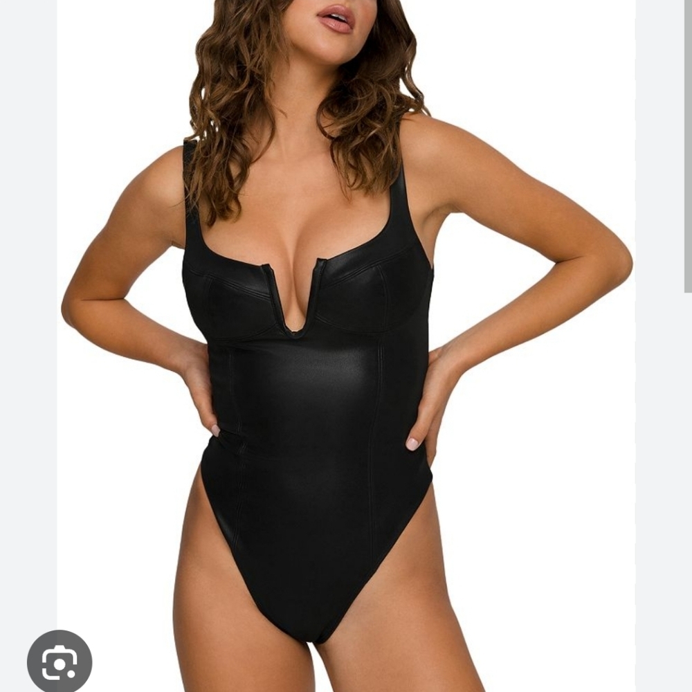 Good American Black Bodysuit